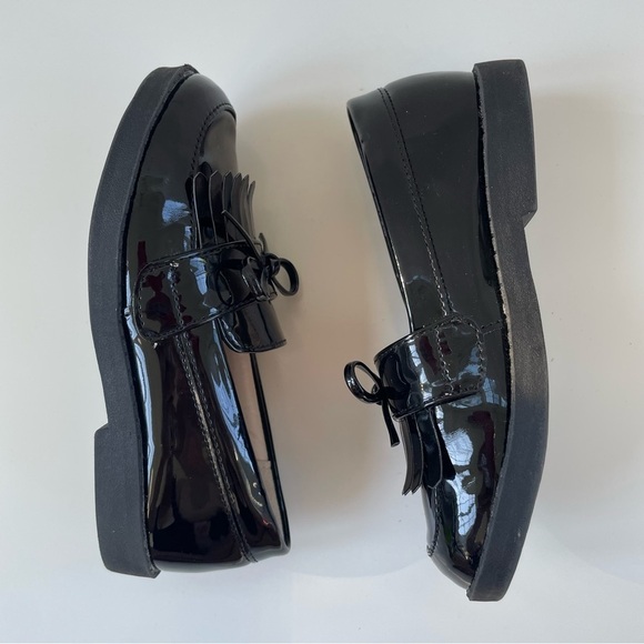 Dream Pairs Little Girls Shiny Black Patent Slip on Loafter Size 10, Like new! - Picture 6 of 7